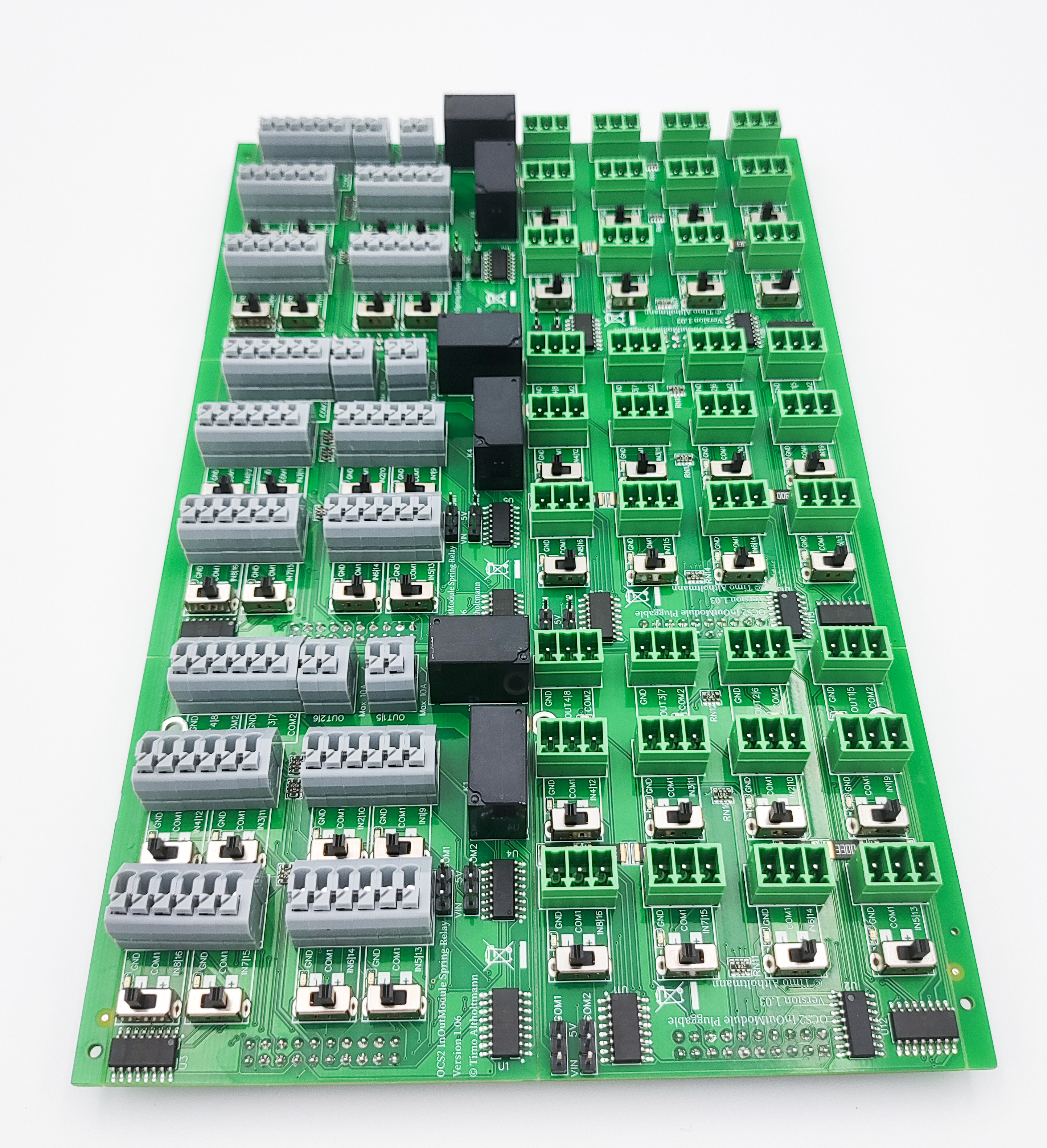 Defekt: InOutModules 3 x Relais und Federklemmen 3 x Pluggable Defekt: InOutModules 3 x Relais und Federklemmen 3 x Pluggable